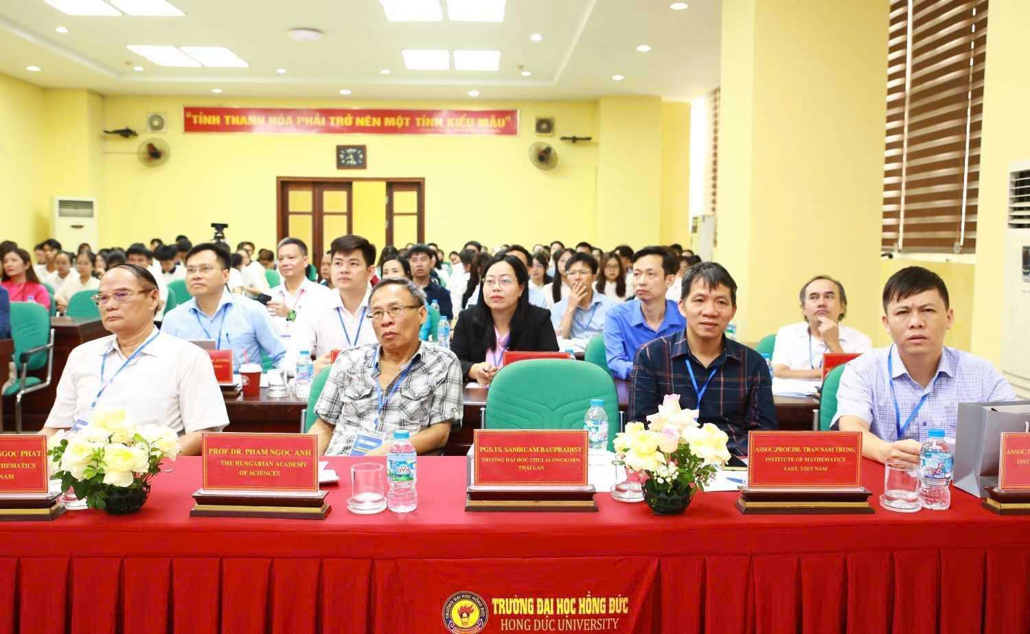 Hội thảo quốc tế “Toán học và ứng dụng” thành công tốt đẹp